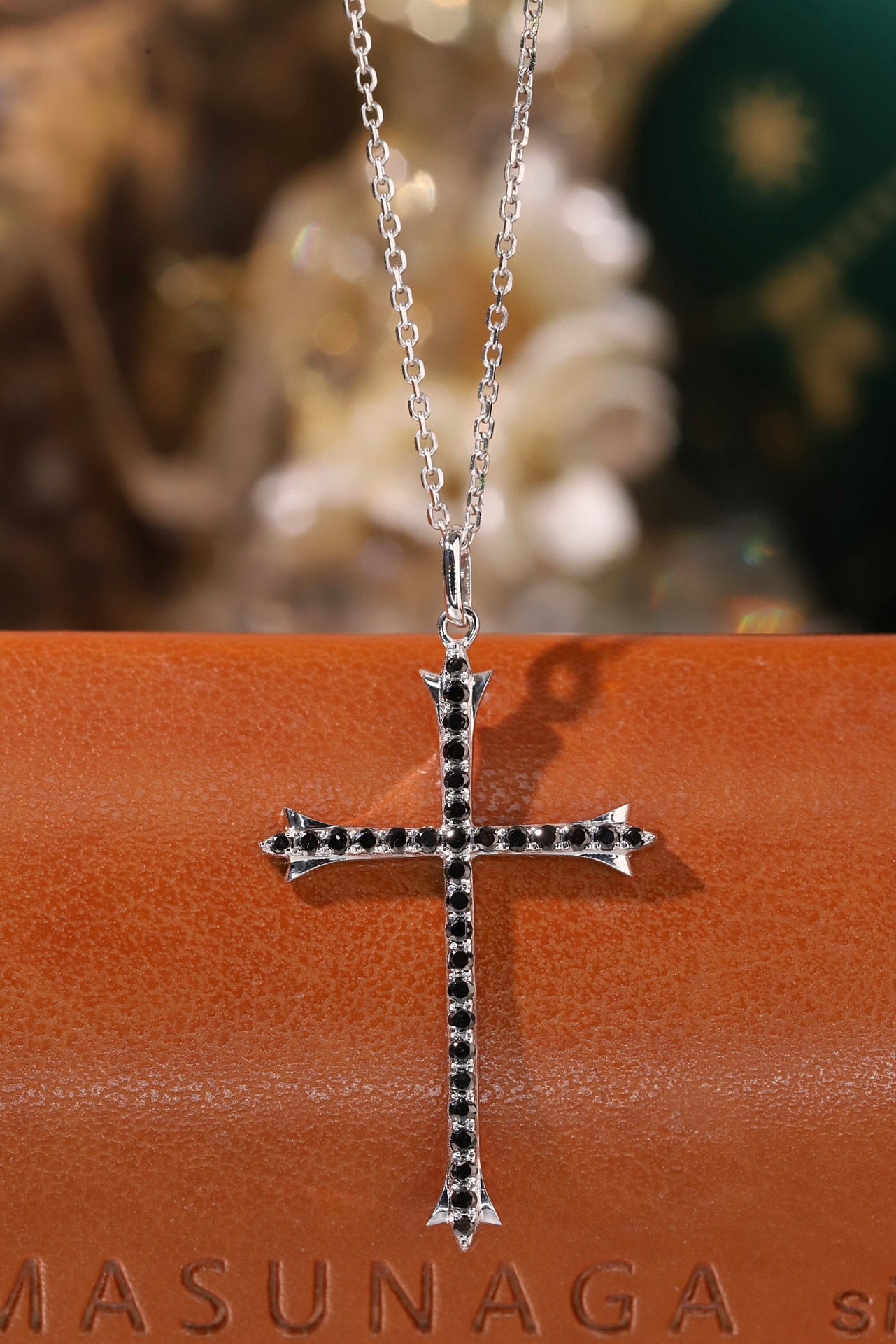 18k Gold Necklace with Cross Design, Black Diamond, 0.30ct