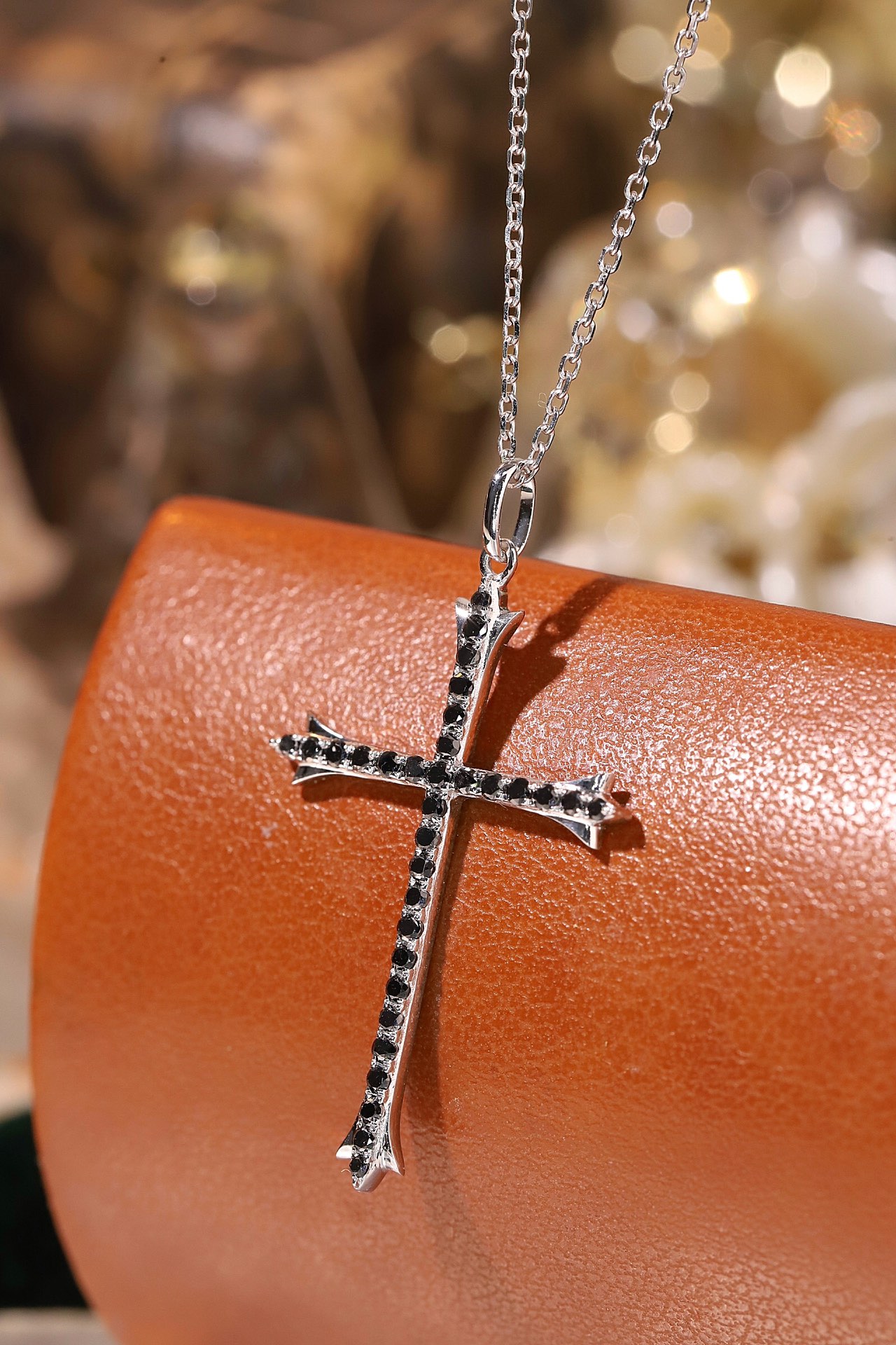 18k Gold Necklace with Cross Design, Black Diamond, 0.30ct