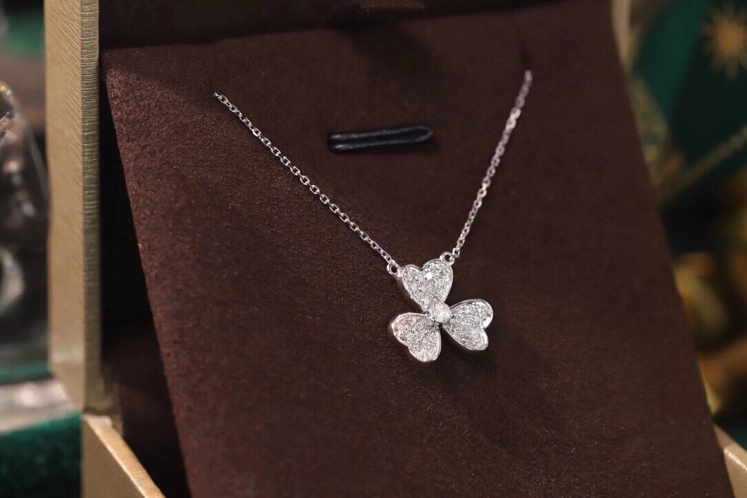 18k Gold Necklace with Clover and Lucky Grass Design, Natural Diamond 0.36ct