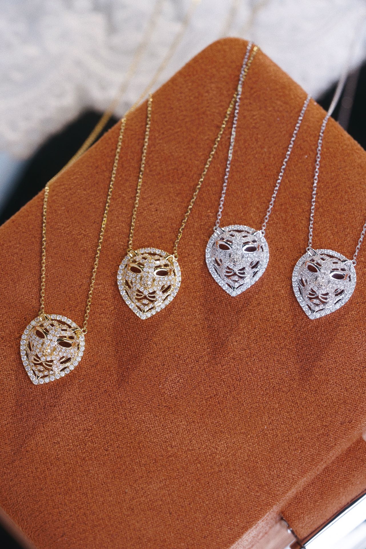 18k Gold Necklace with Leopard Design, Natural Diamond 0.50ct