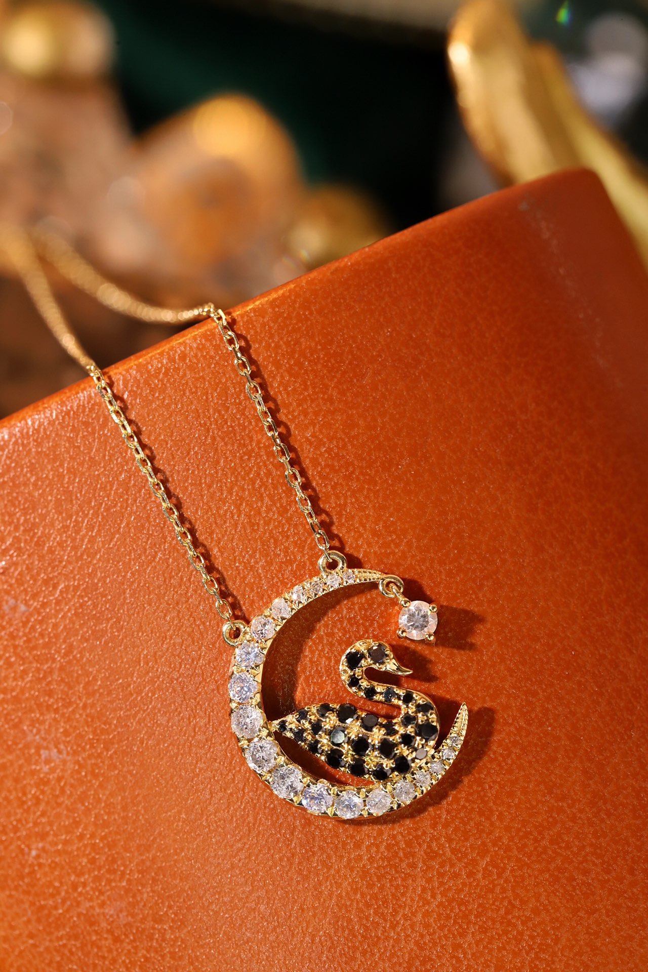 18k Gold Necklace with Black Swan Design, Natural Diamond 0.60ct