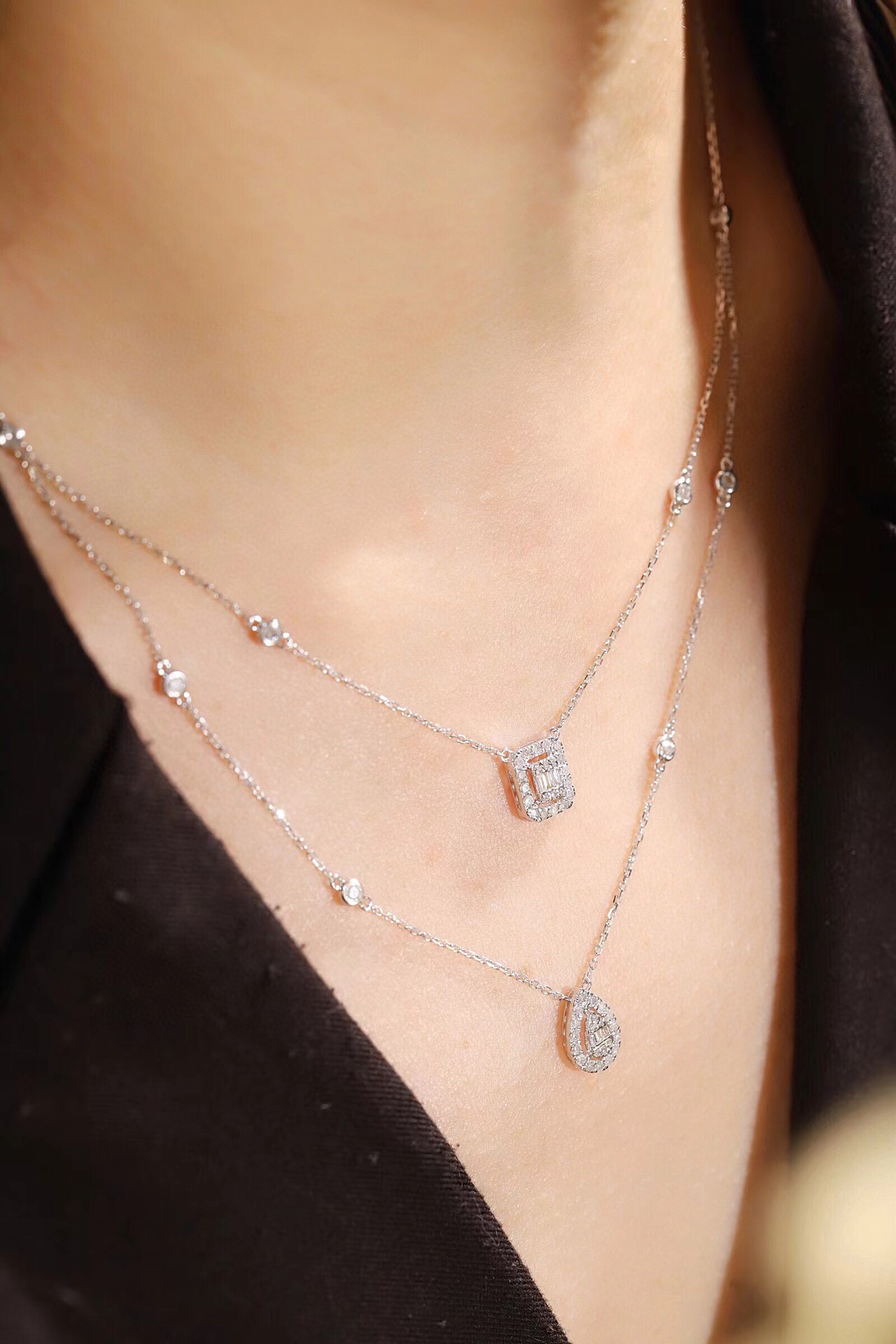 18k gold necklace with double-layer stacking design, featuring a natural diamond of 0.58ct