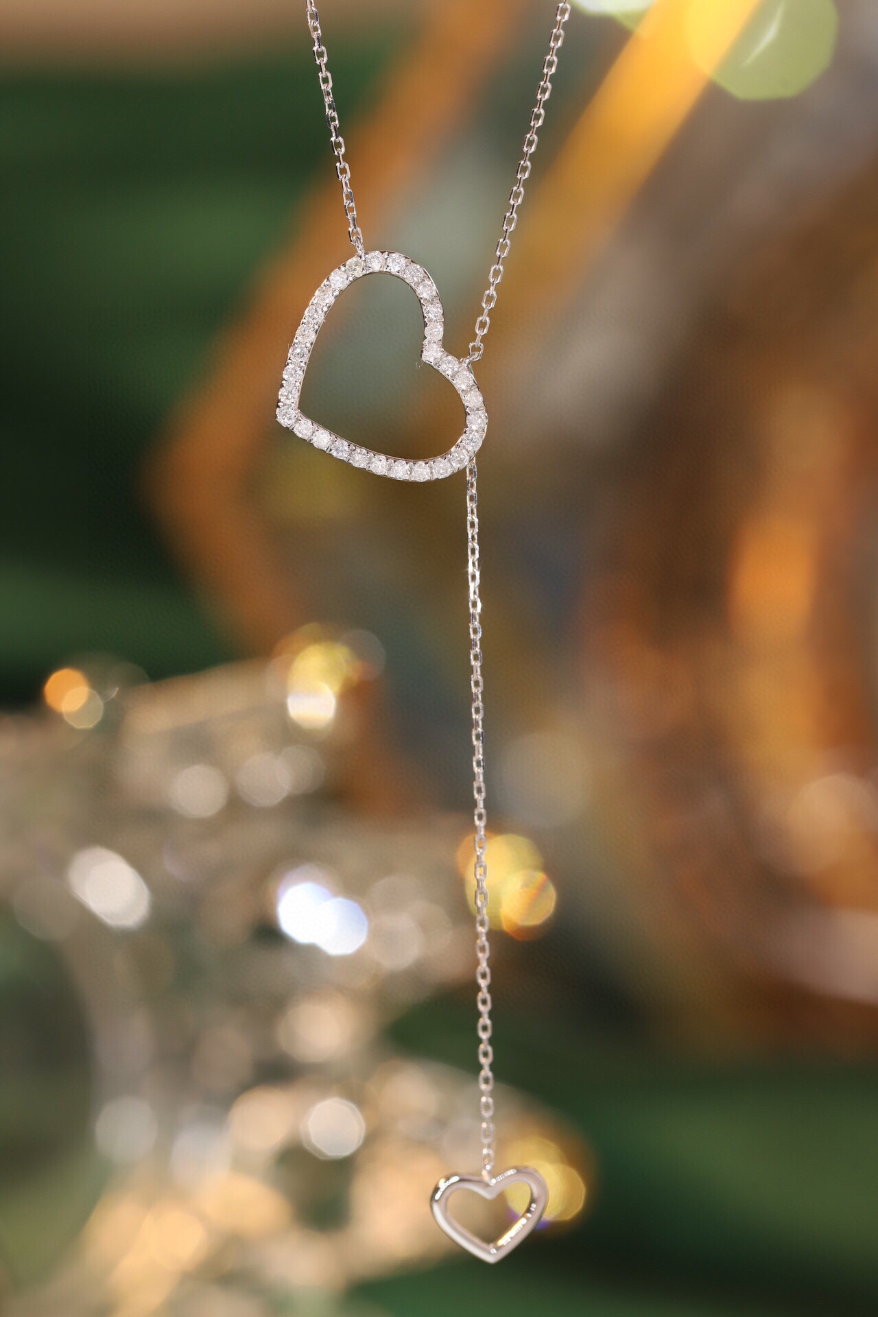 18k gold necklace with a natural diamond of 0.26ct