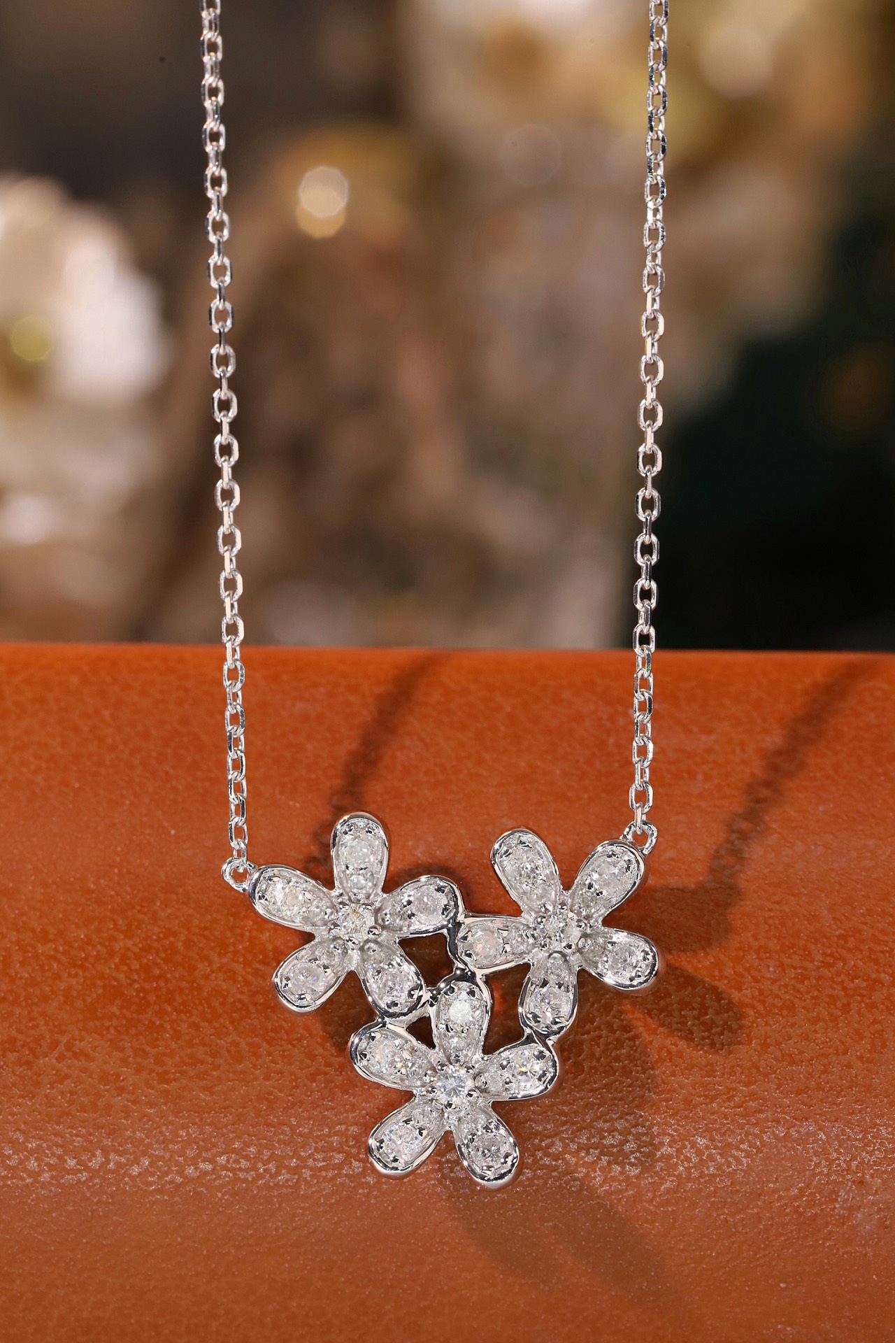18k Gold Necklace with Flower Design, Natural Diamond 0.40ct