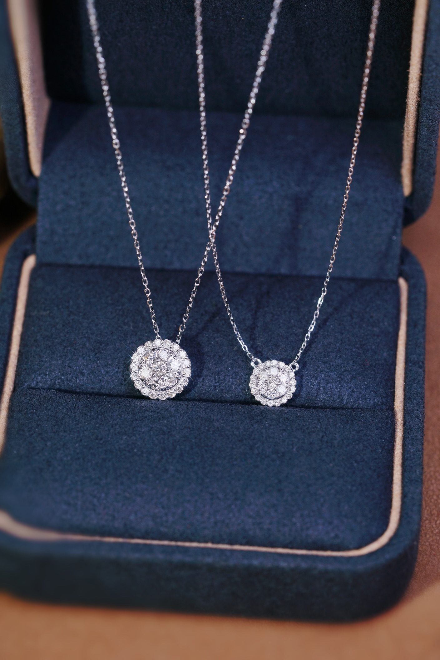 18k gold necklace with 0.50ct natural diamond