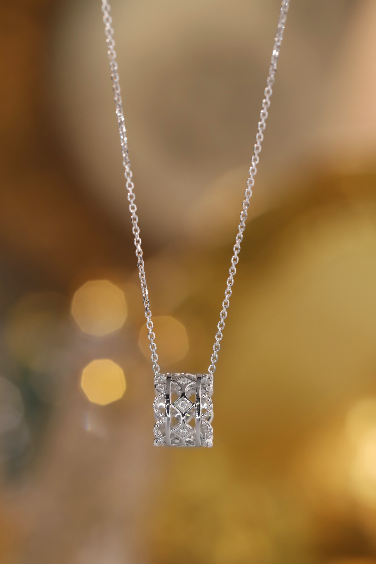 18k Gold Diamond Necklace with 0.03ct Natural Diamond