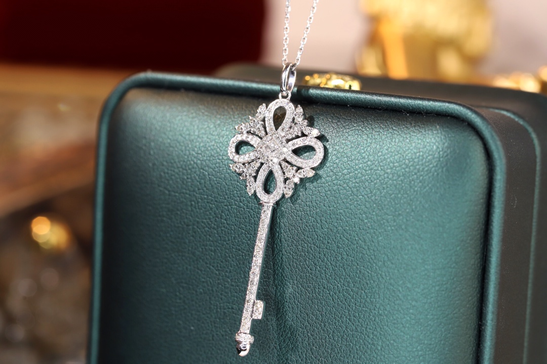 18k Gold Diamond Necklace with Key Design, Natural Diamond 0.60ct