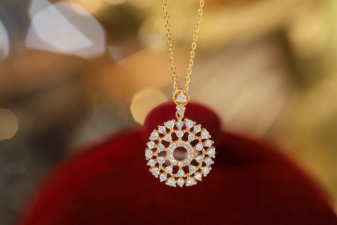 18k Gold Diamond Necklace with 0.32ct Natural Diamond