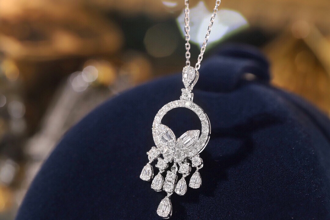 18k Gold Diamond Necklace with 0.75ct Natural Diamond