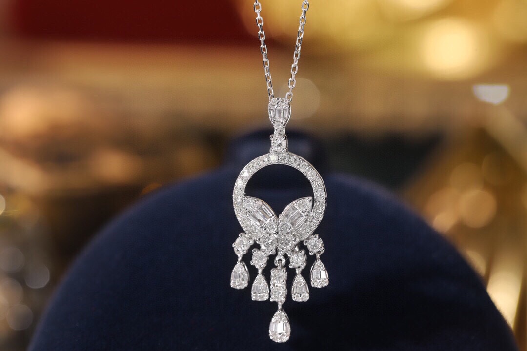 18k Gold Diamond Necklace with 0.75ct Natural Diamond