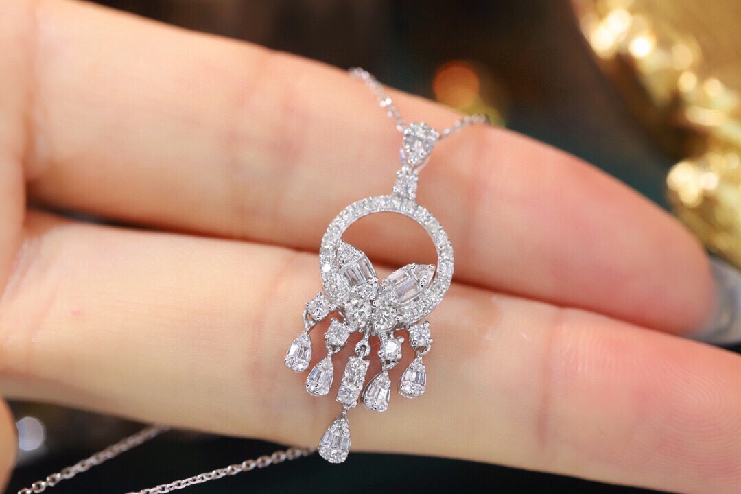 18k Gold Diamond Necklace with 0.75ct Natural Diamond