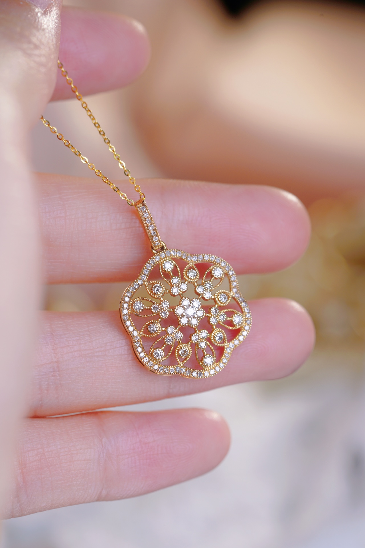 18k Gold Diamond Necklace with 0.45ct Natural Diamond