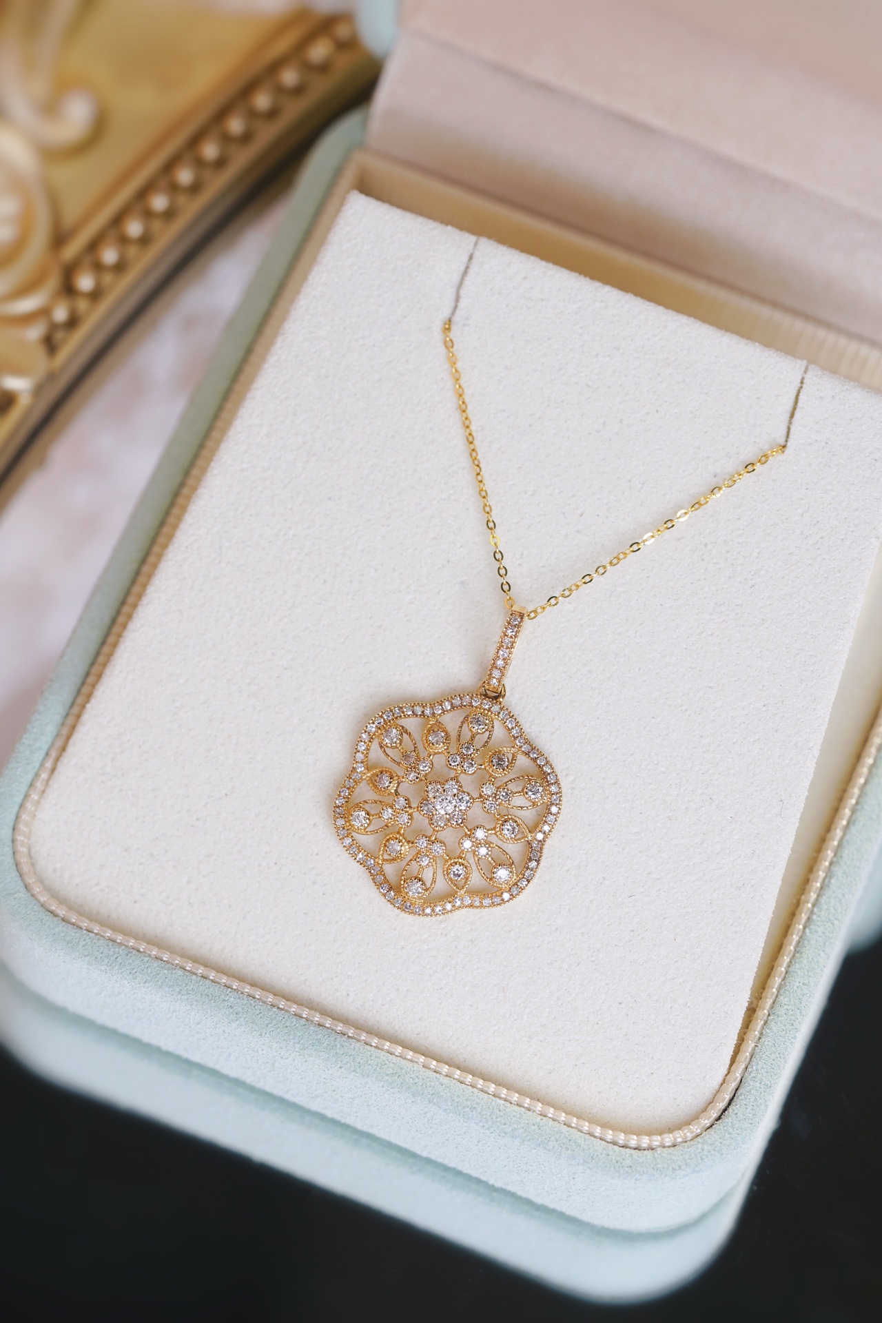 18k Gold Diamond Necklace with 0.45ct Natural Diamond