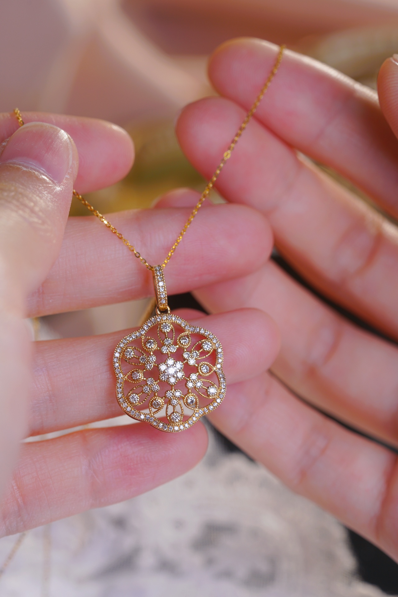 18k Gold Diamond Necklace with 0.45ct Natural Diamond