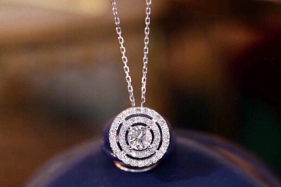 18k Gold Diamond Necklace with 0.55ct Natural Diamond