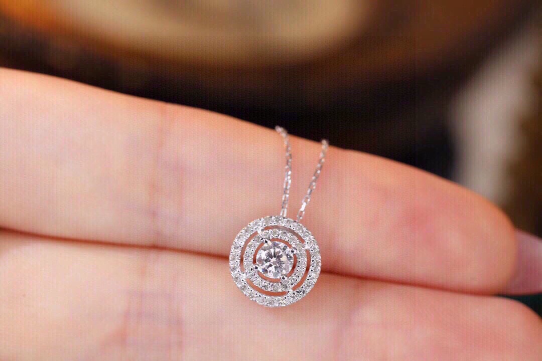 18k Gold Diamond Necklace with 0.55ct Natural Diamond