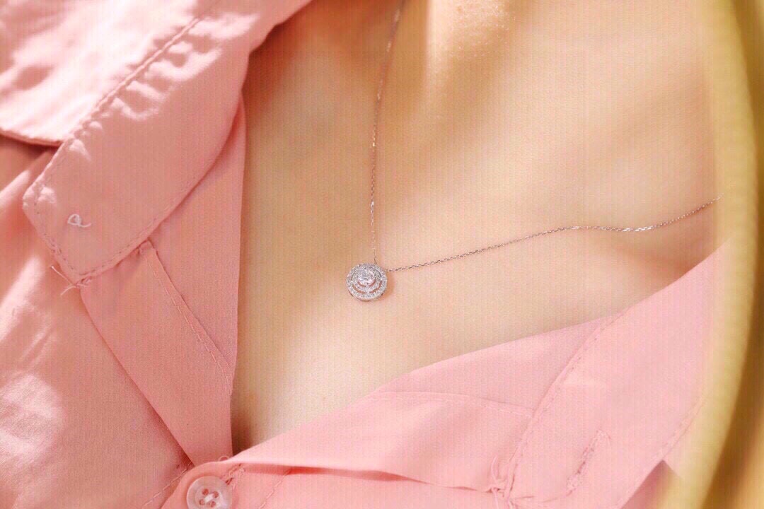 18k Gold Diamond Necklace with 0.55ct Natural Diamond