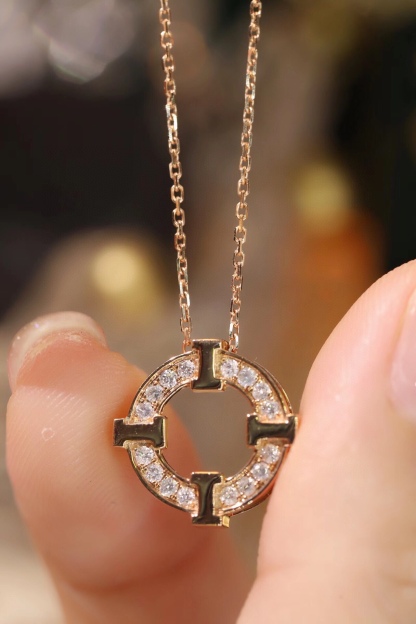 18k Gold Diamond Necklace with 0.28ct Natural Diamond