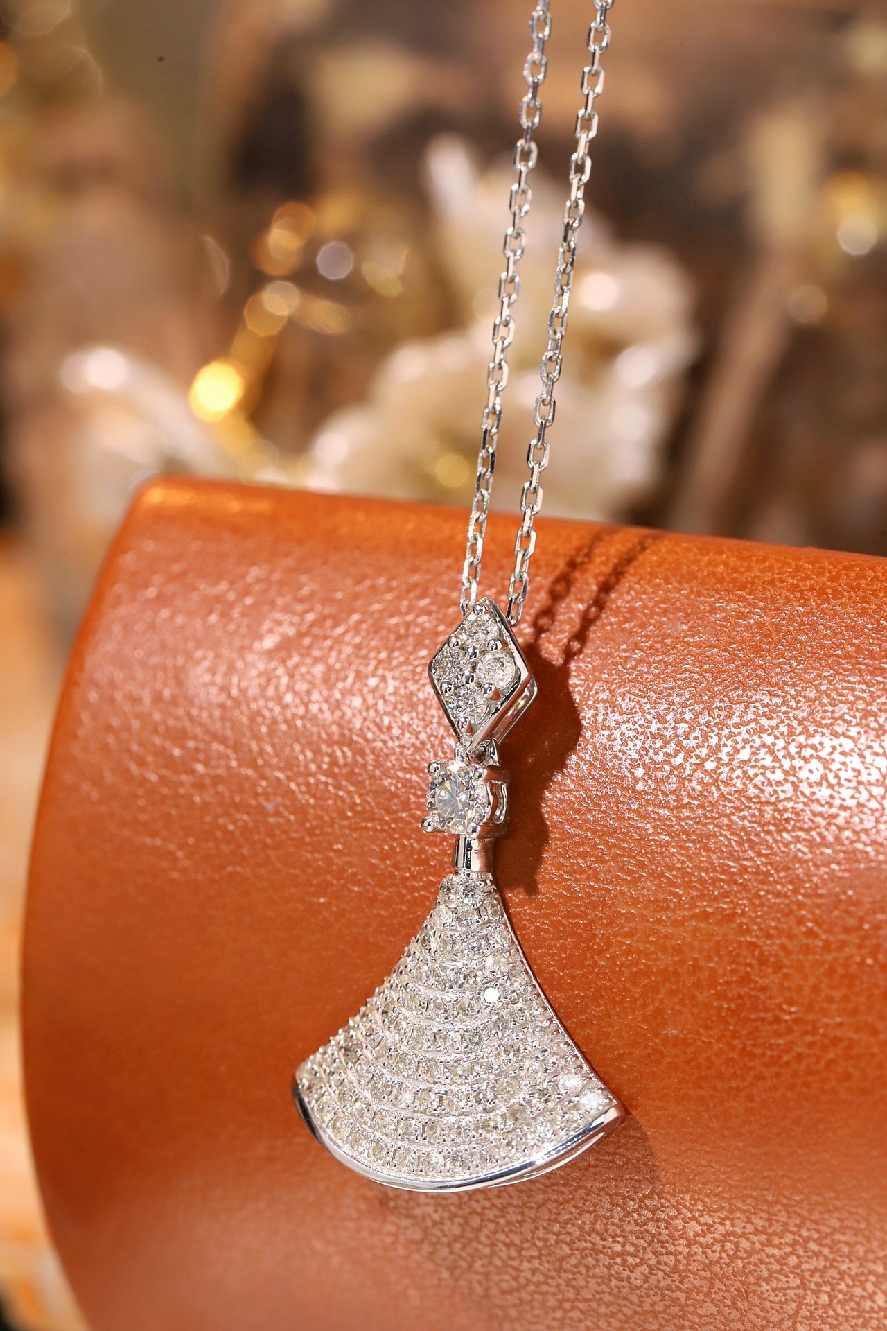 18k Gold Diamond Necklace with Skirt Design, Natural Diamond 0.65ct