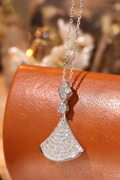 18k Gold Diamond Necklace with Skirt Design, Natural Diamond 0.65ct