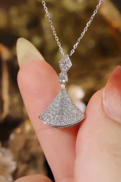 18k Gold Diamond Necklace with Skirt Design, Natural Diamond 0.65ct
