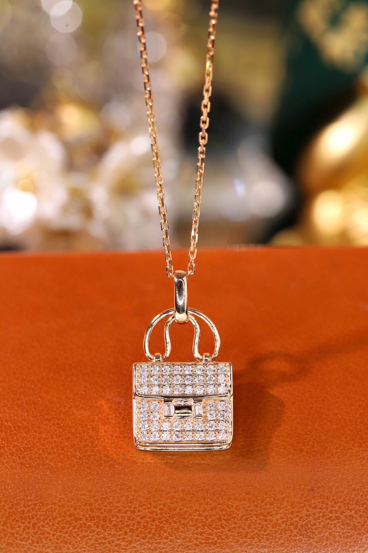 18k Gold Diamond Necklace with Handbag Design, Natural Diamond 0.35ct