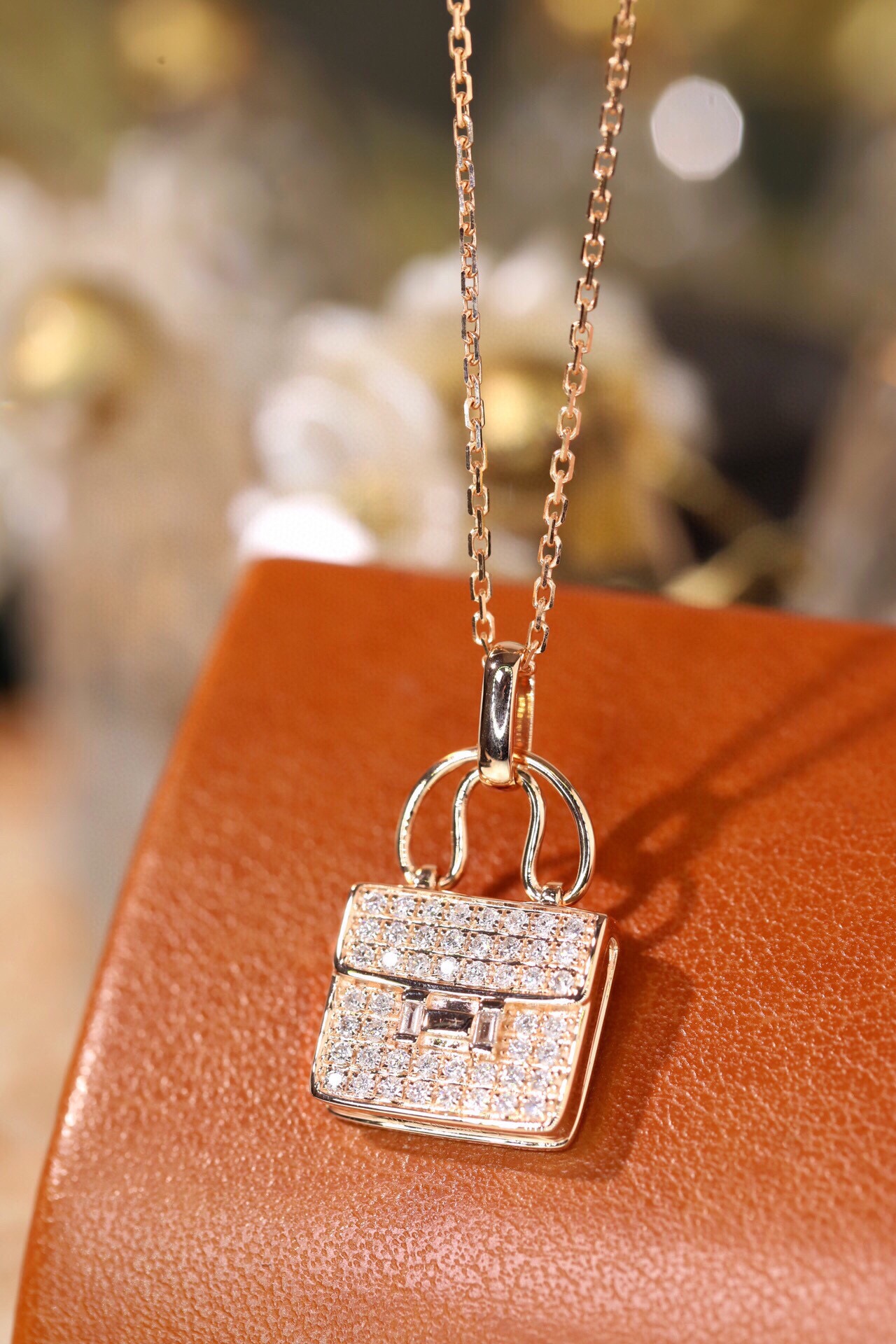 18k Gold Diamond Necklace with Handbag Design, Natural Diamond 0.35ct