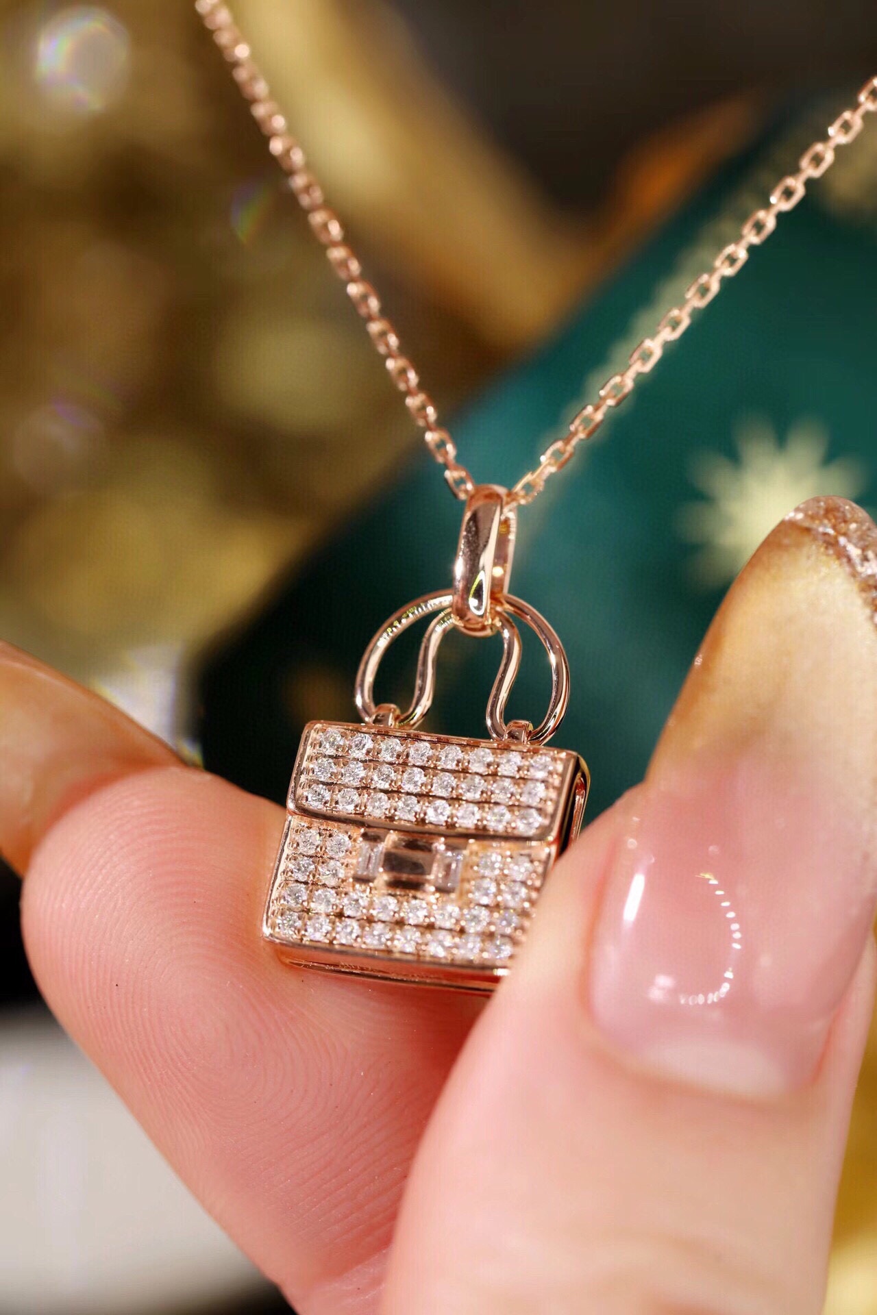 18k Gold Diamond Necklace with Handbag Design, Natural Diamond 0.35ct