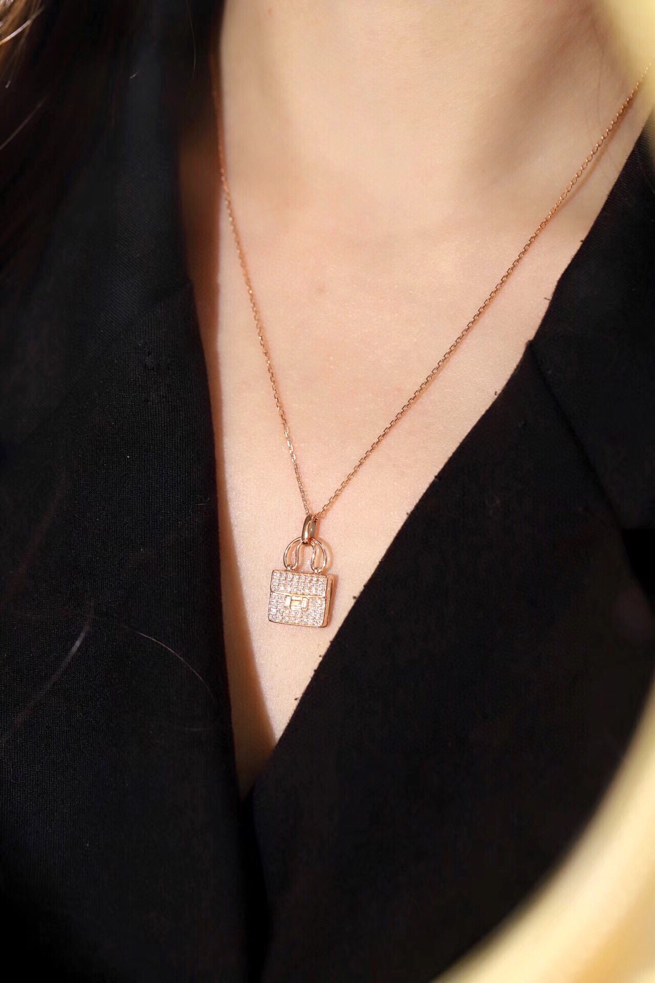 18k Gold Diamond Necklace with Handbag Design, Natural Diamond 0.35ct