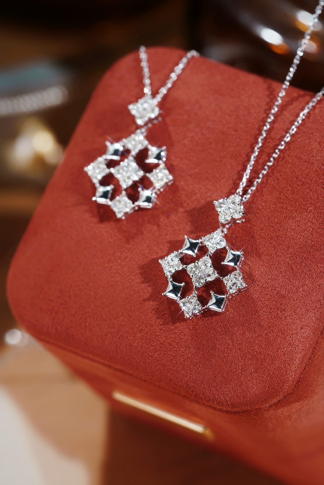 18k Gold Diamond Necklace with 0.95ct Natural Diamond