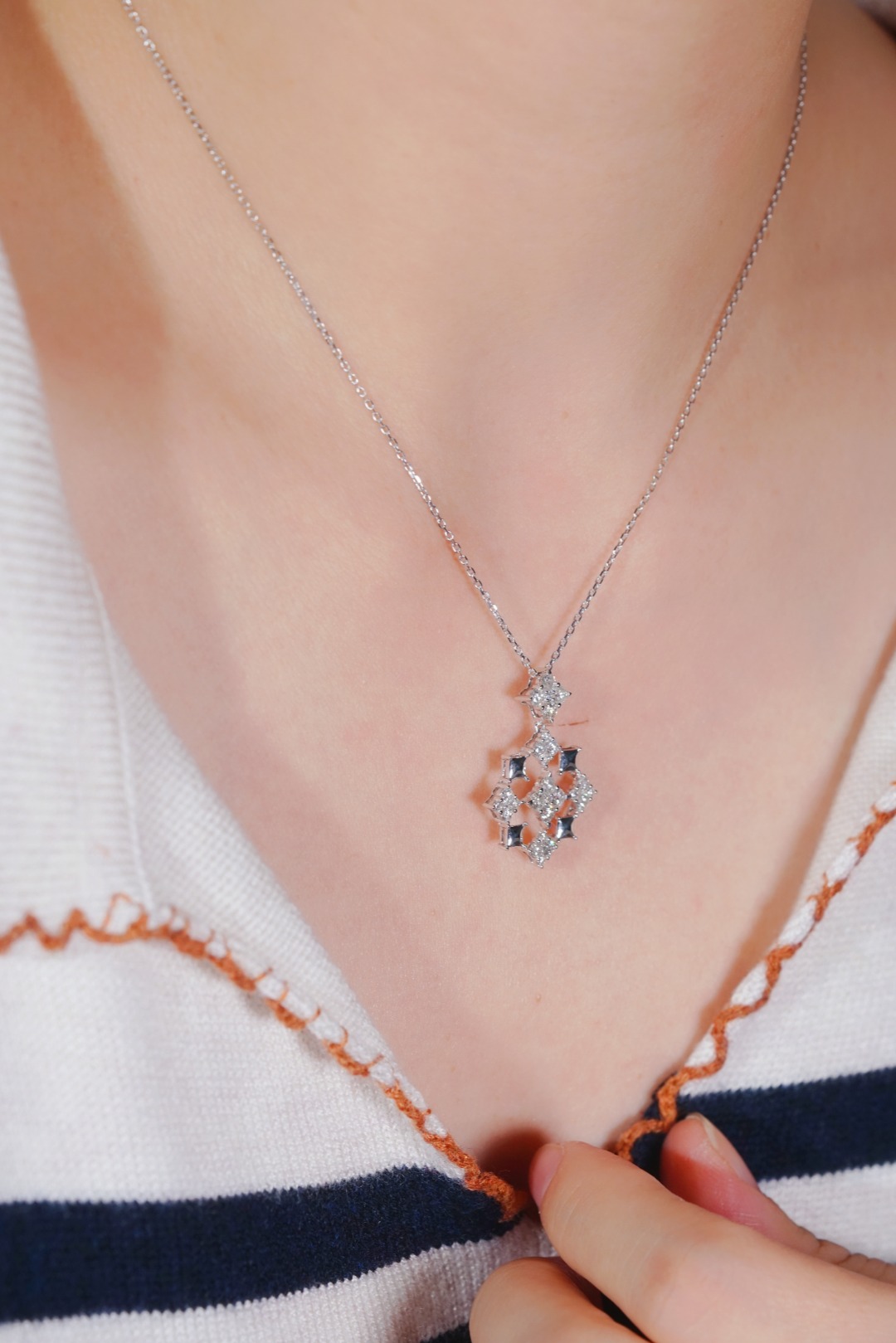 18k Gold Diamond Necklace with 0.95ct Natural Diamond