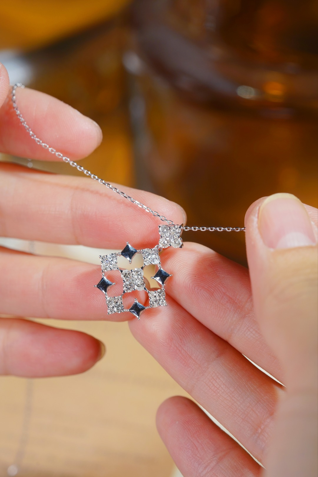18k Gold Diamond Necklace with 0.95ct Natural Diamond