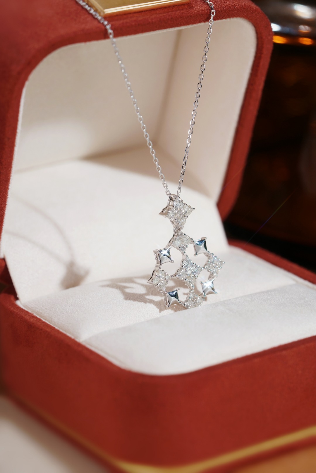 18k Gold Diamond Necklace with 0.95ct Natural Diamond
