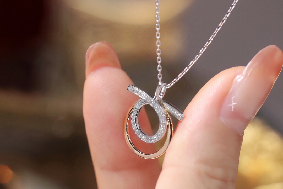 18k Gold Diamond Necklace with 0.20ct Natural Diamond