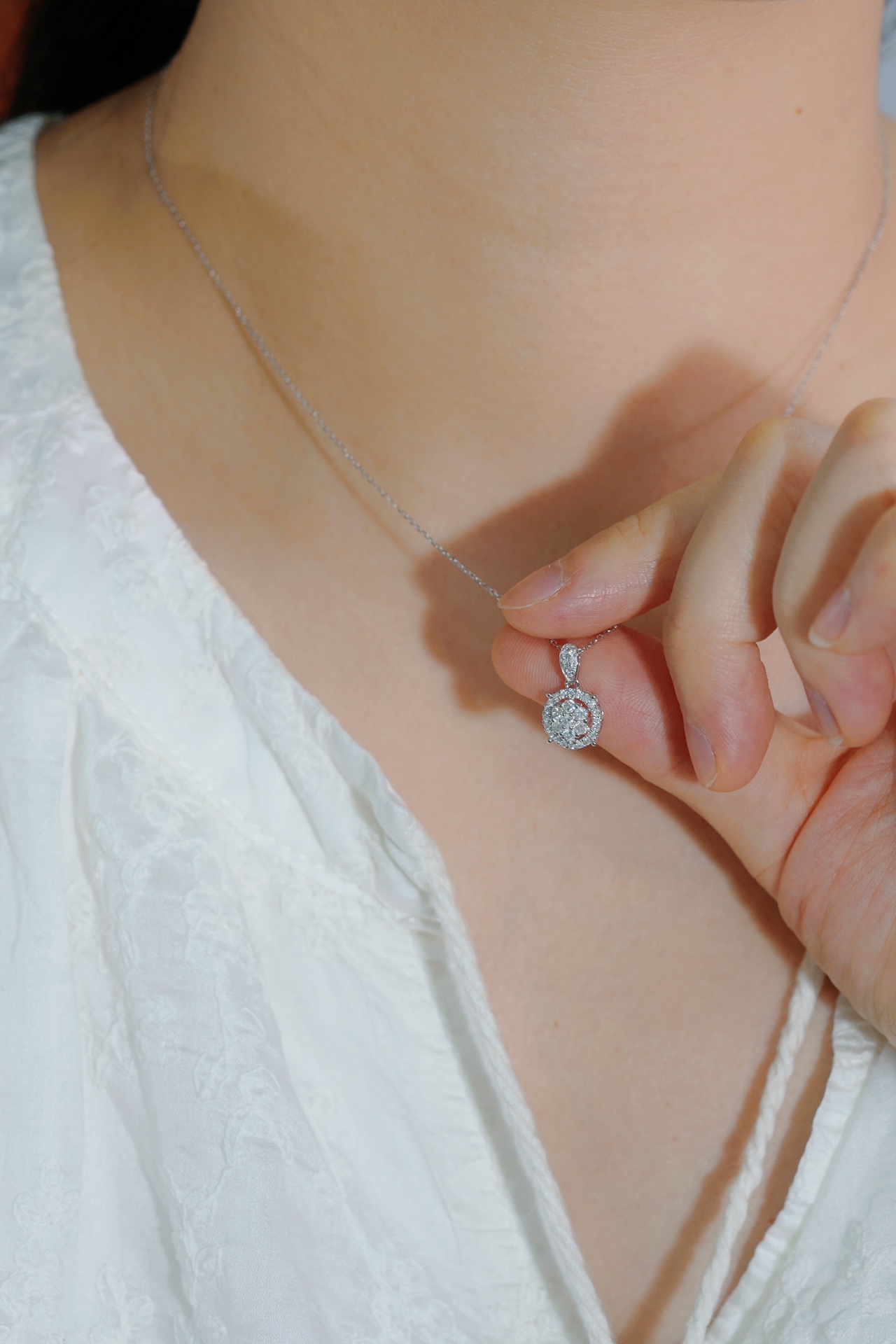 18k Gold Diamond Necklace with 0.35ct Natural Diamond