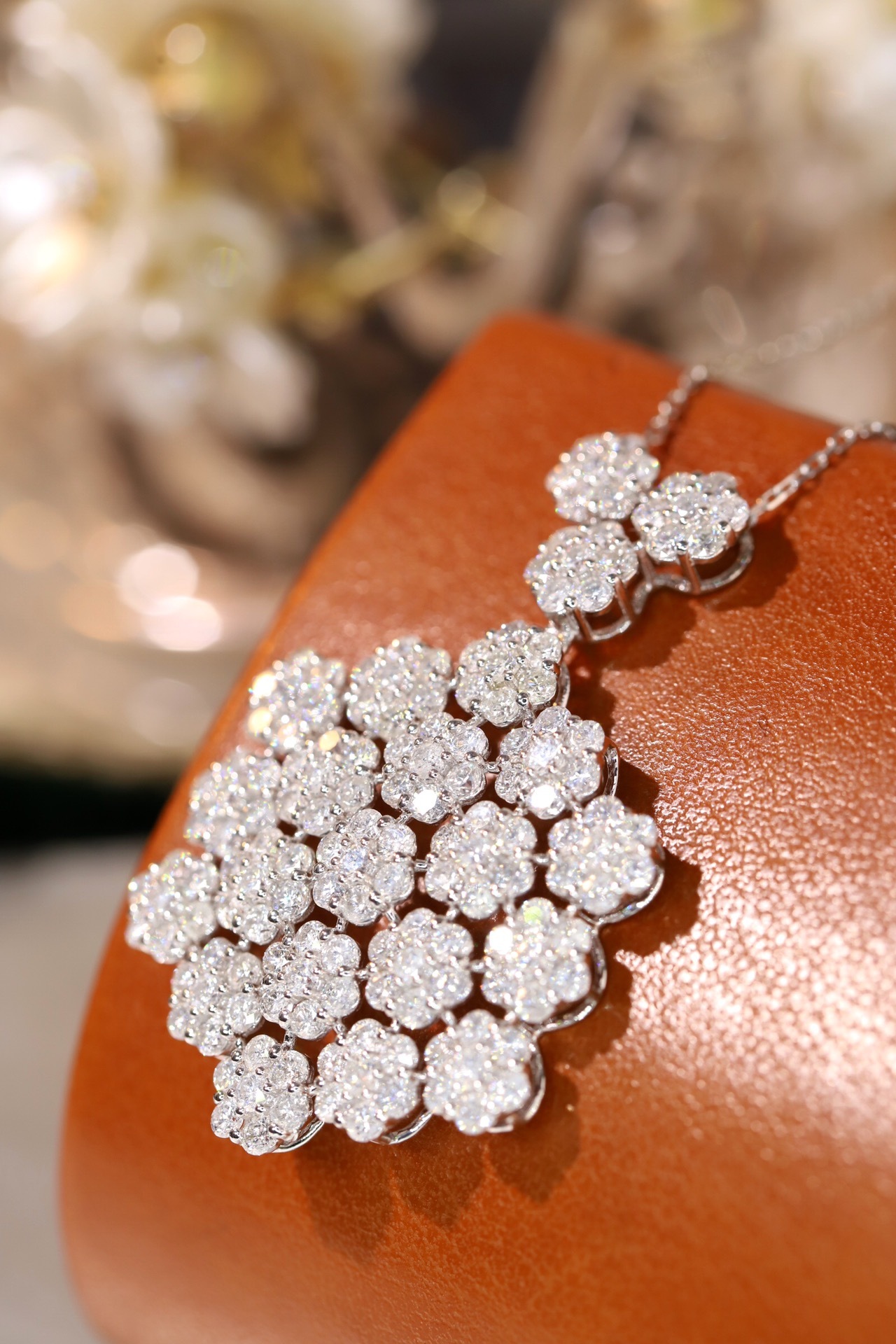 18k Gold Diamond Necklace with 4.20ct Natural Diamond