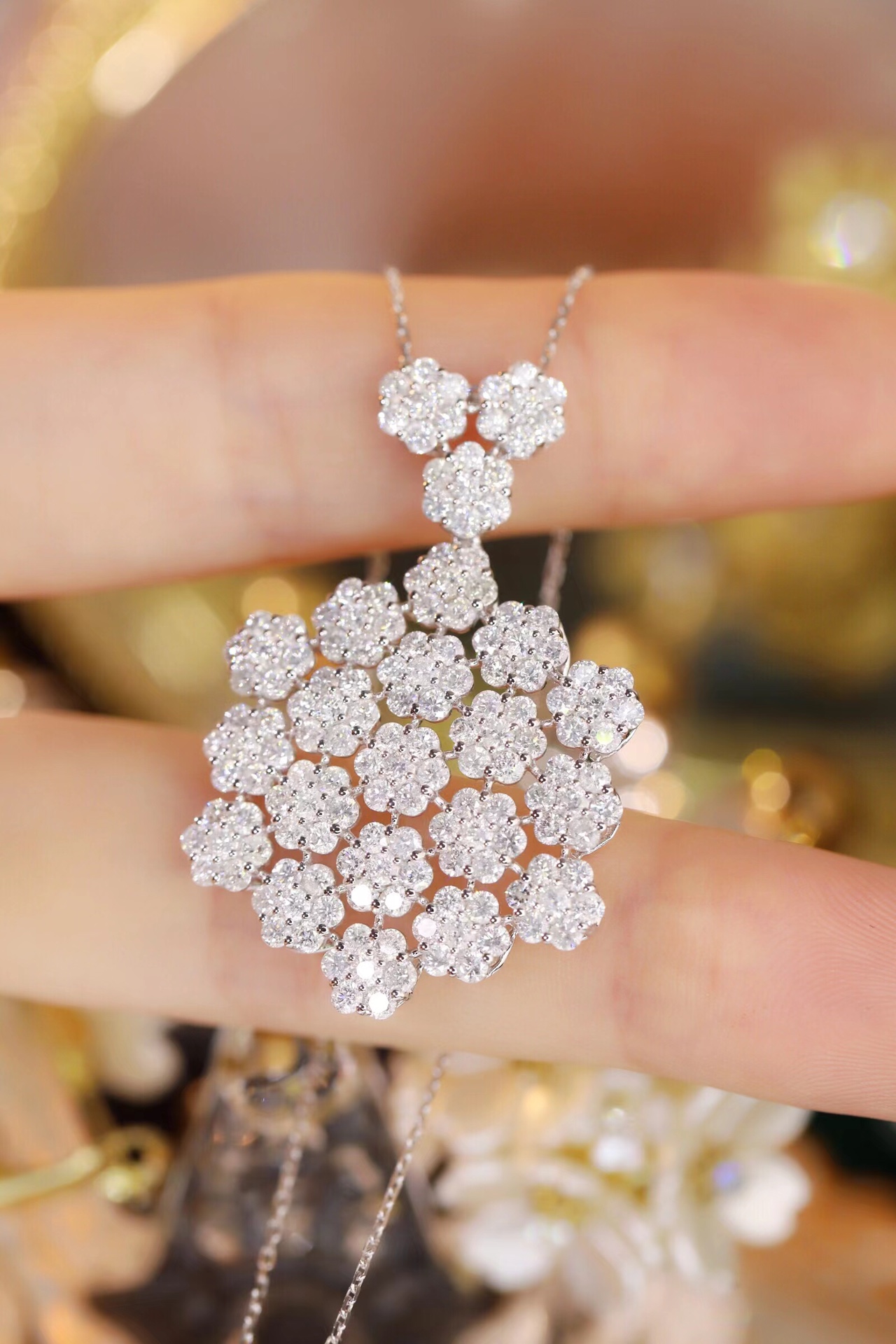 18k Gold Diamond Necklace with 4.20ct Natural Diamond