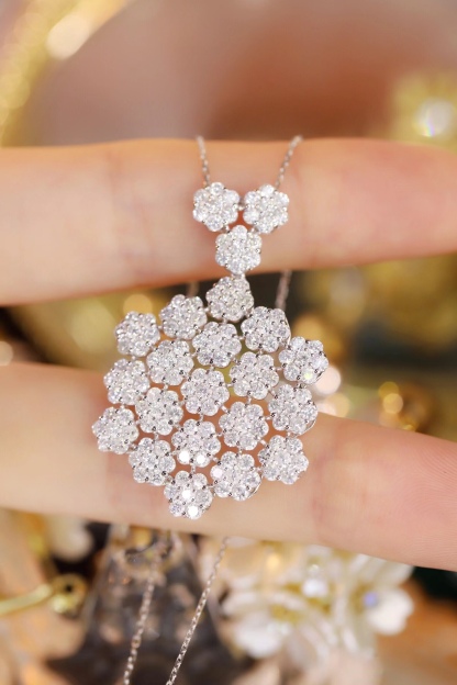 18k Gold Diamond Necklace with 4.20ct Natural Diamond