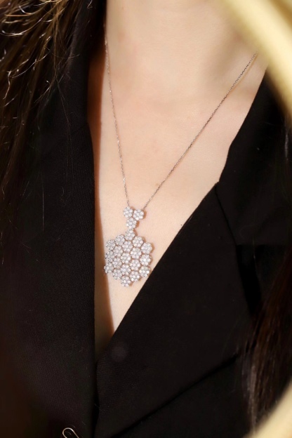 18k Gold Diamond Necklace with 4.20ct Natural Diamond