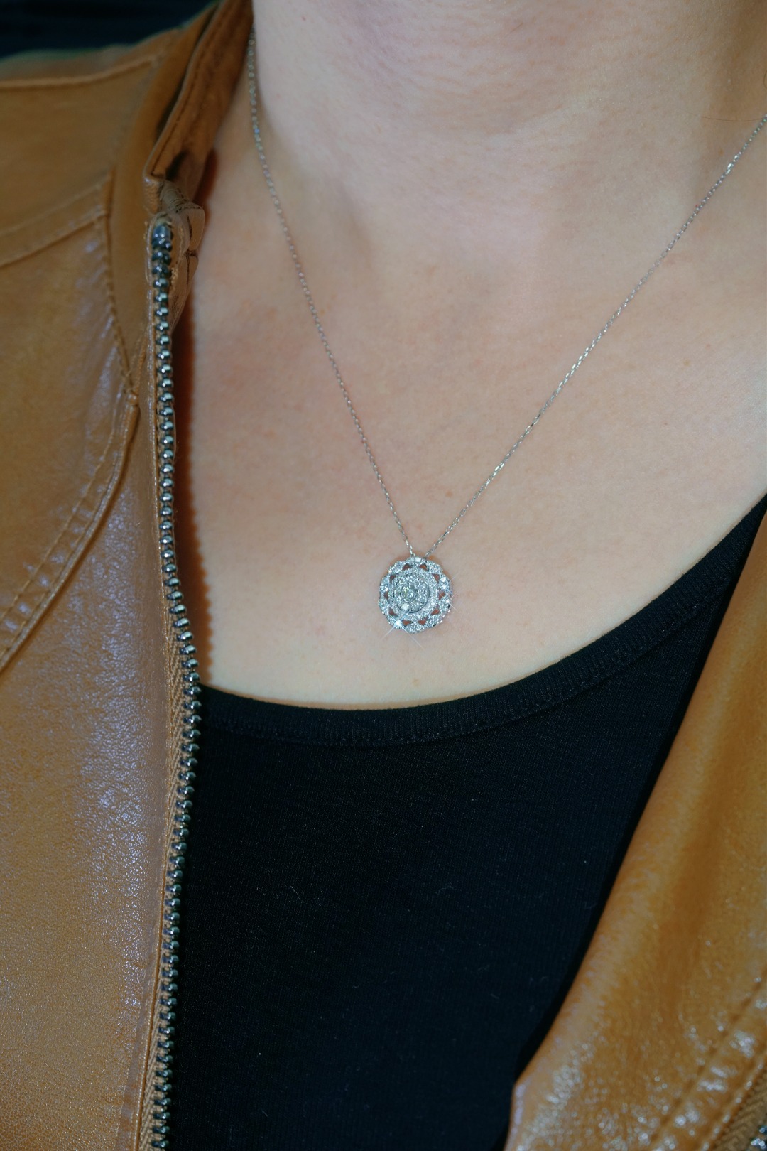 18k Gold Diamond Necklace with 0.80ct Natural Diamond