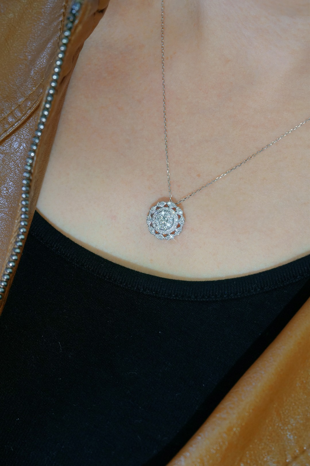 18k Gold Diamond Necklace with 0.80ct Natural Diamond