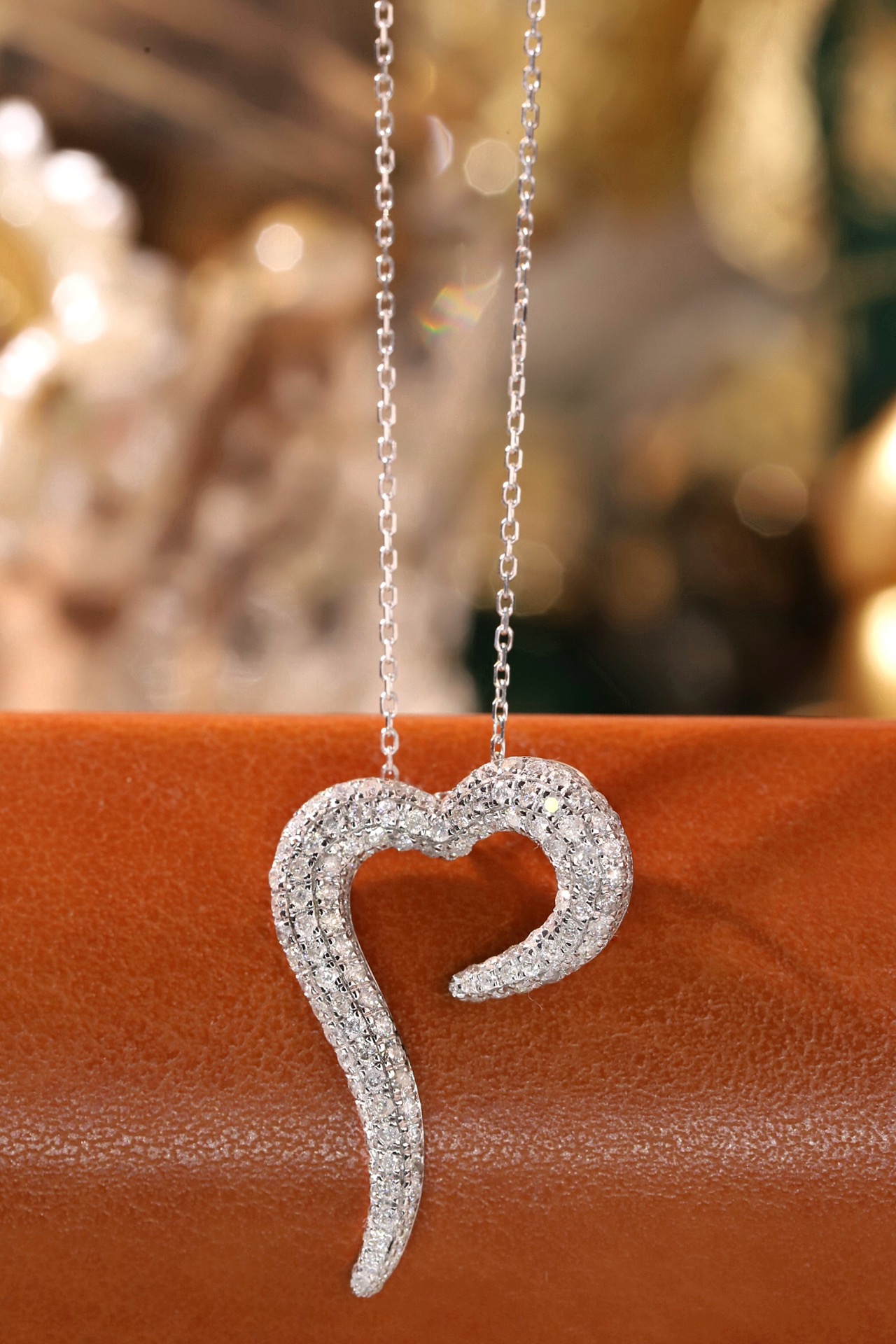 18k Gold Diamond Necklace with 0.80ct Natural Diamond