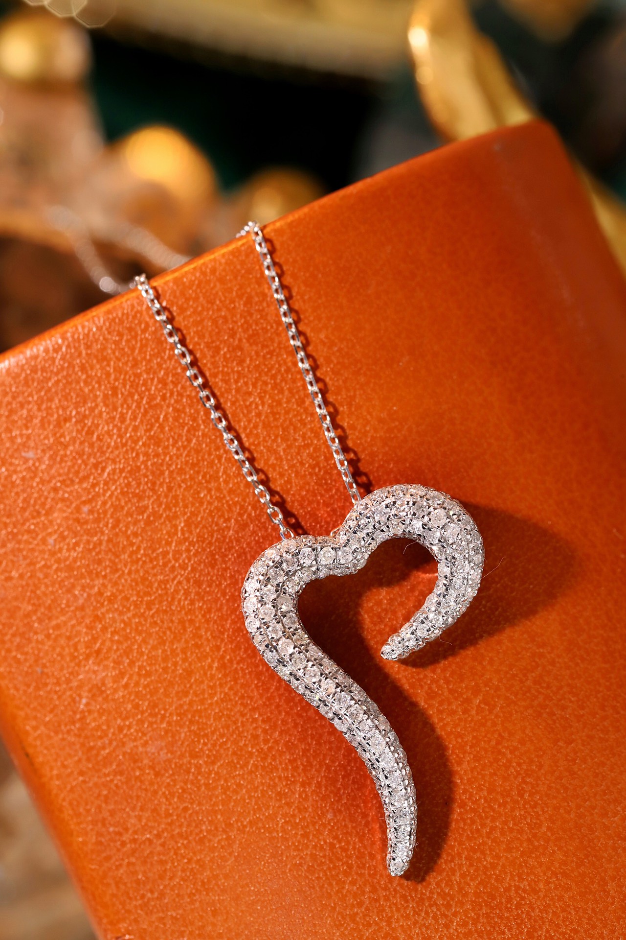 18k Gold Diamond Necklace with 0.80ct Natural Diamond