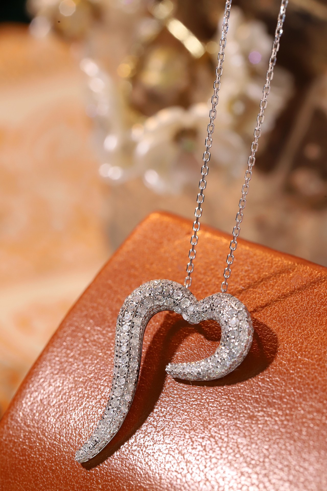 18k Gold Diamond Necklace with 0.80ct Natural Diamond