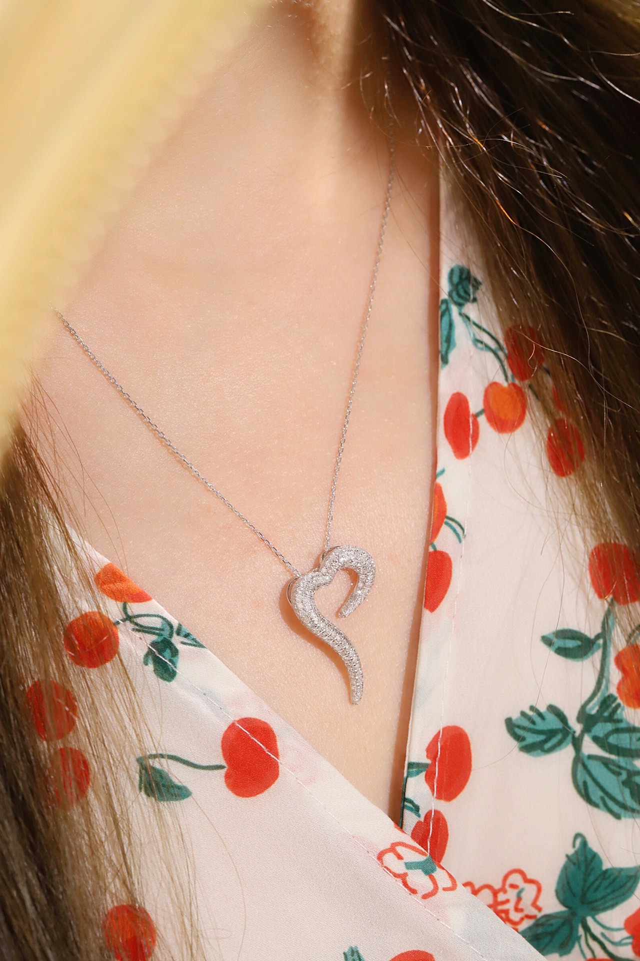 18k Gold Diamond Necklace with 0.80ct Natural Diamond