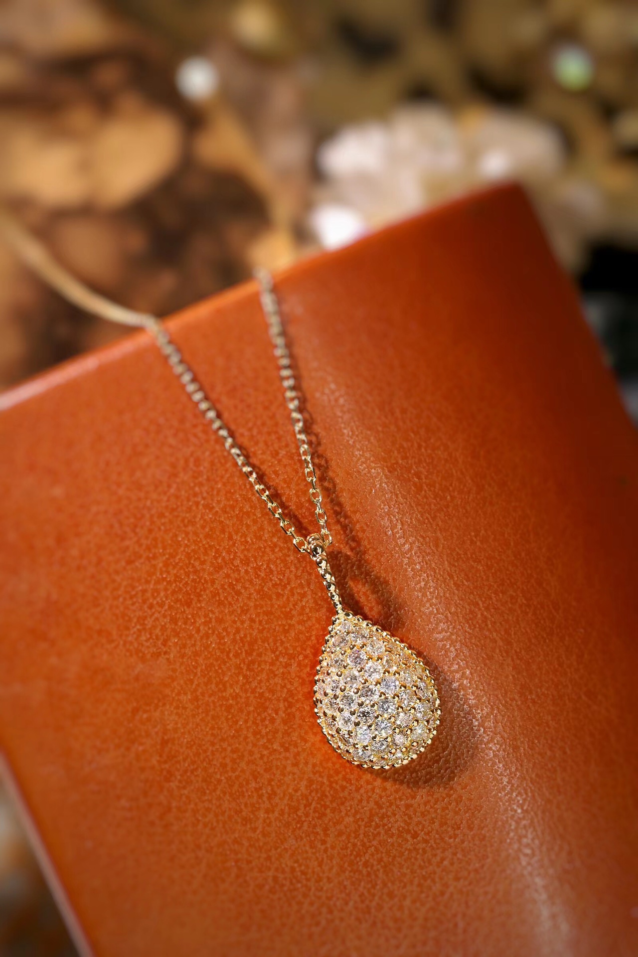 18k Gold Diamond Necklace with 0.52ct Natural Diamond