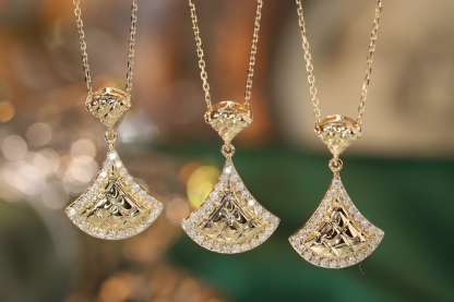 18k Gold Diamond Necklace with Skirt Design, Natural Diamond 0.22ct