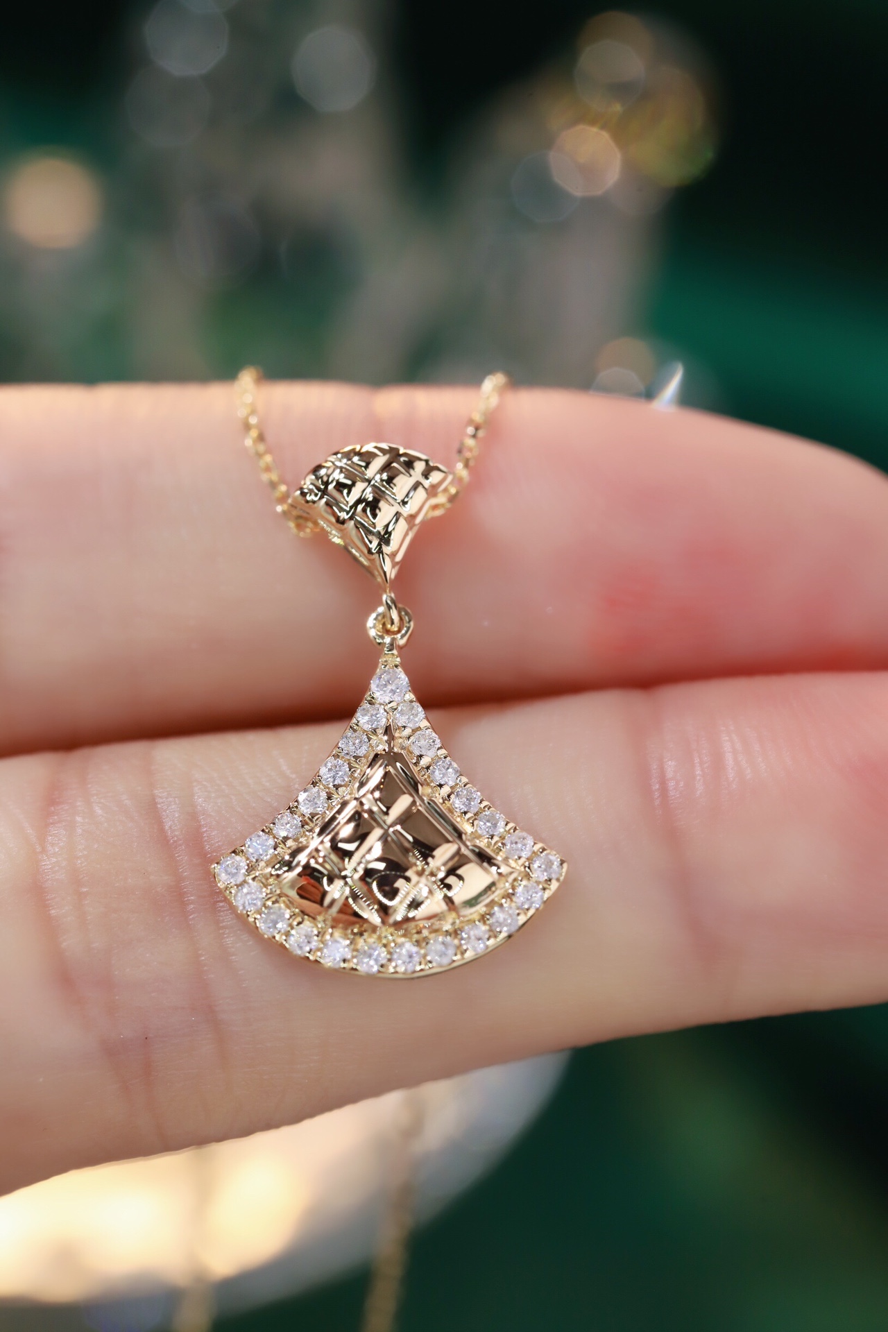 18k Gold Diamond Necklace with Skirt Design, Natural Diamond 0.22ct