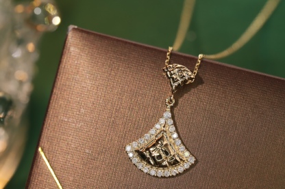 18k Gold Diamond Necklace with Skirt Design, Natural Diamond 0.22ct