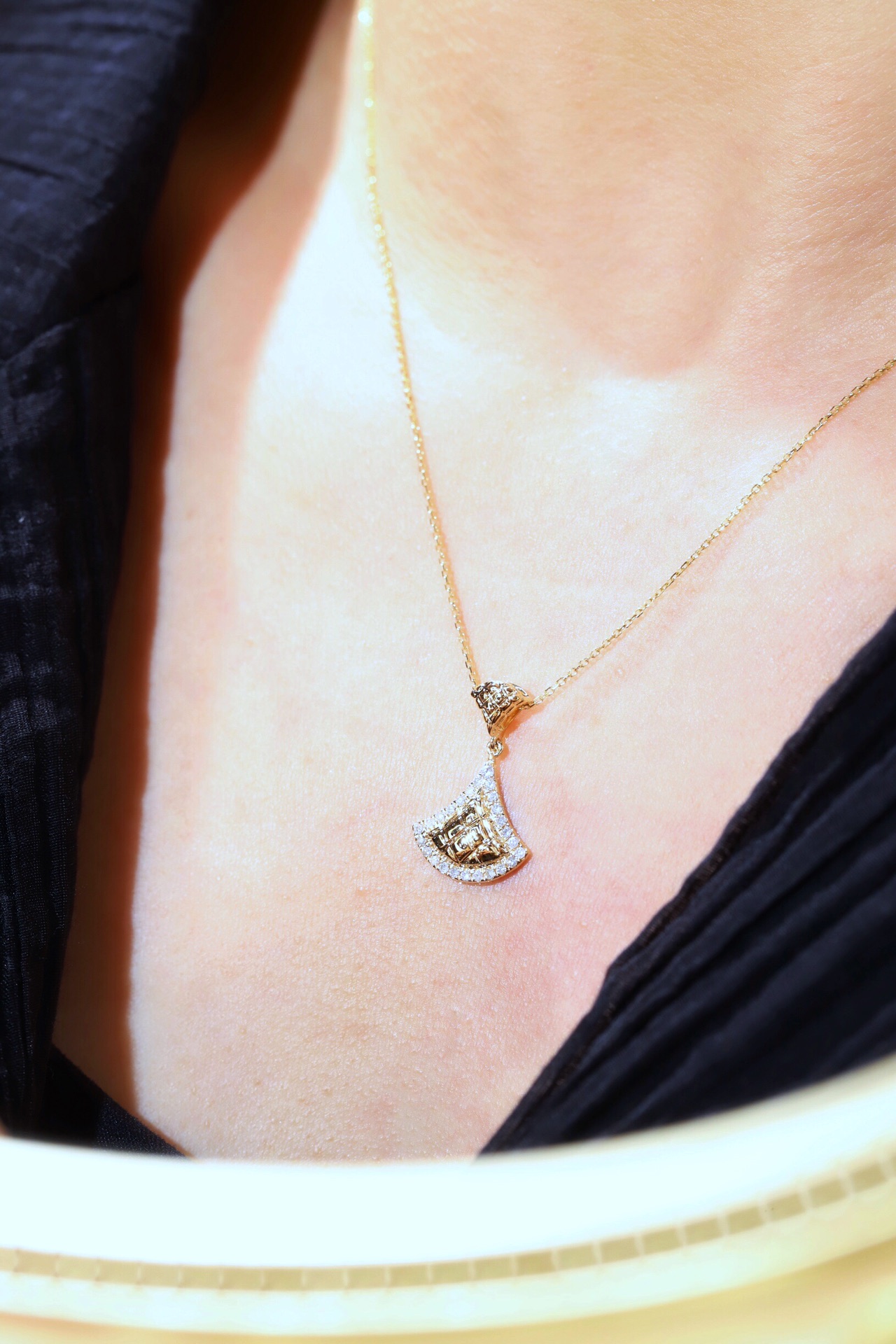 18k Gold Diamond Necklace with Skirt Design, Natural Diamond 0.22ct